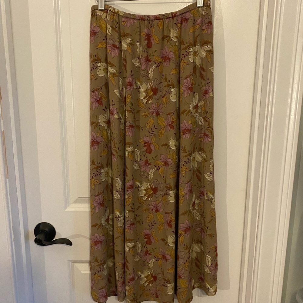 L.L. Bean Elastic Waist/Pull On Lined Taupe Floral Skirt - Picture 3 of 7
